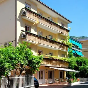 Glicini Finale Ligure